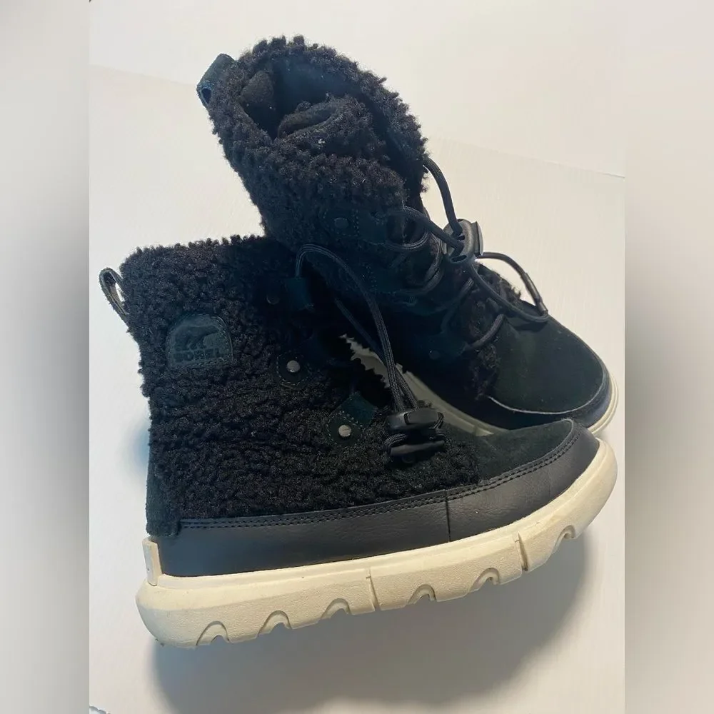 Sorel Explorer II Joan short flat black sherpa furry lace up suede boots kids 3